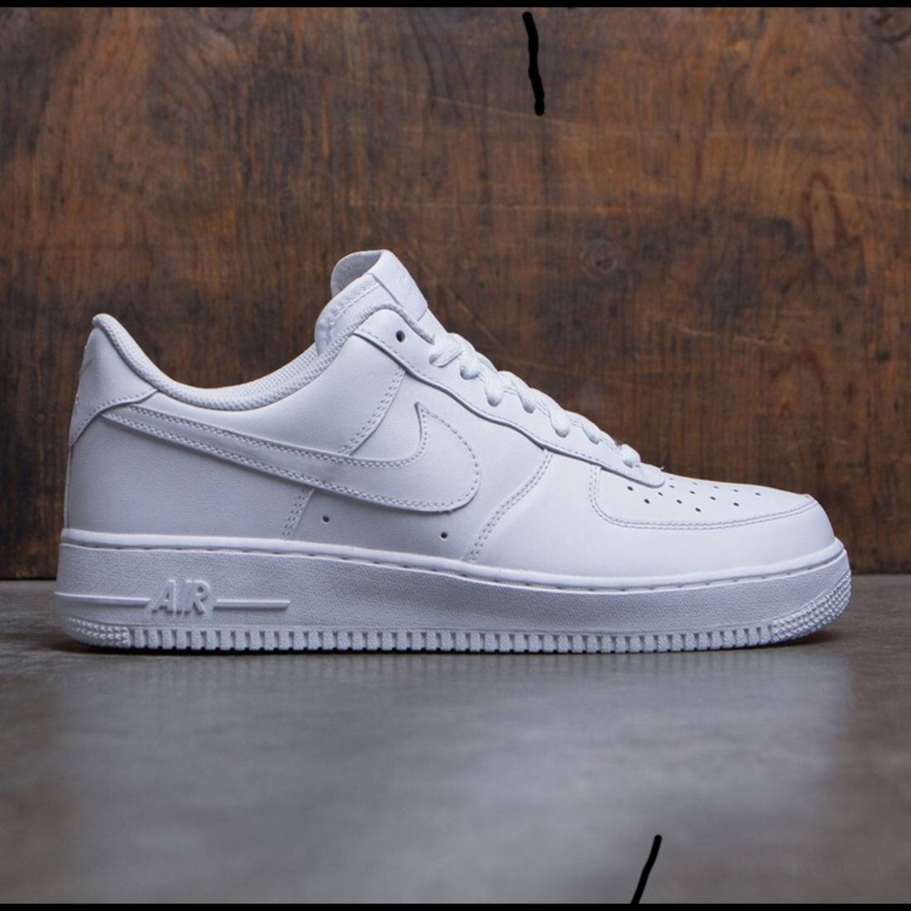 Air Force 1 07 White Low Sneakers